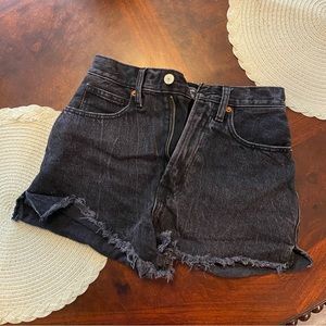 ABERCROMBIE & FITCH Natural-Rise short in black SIZE00/24